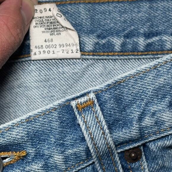 Vintage 2000's Levi's 468 Jeans Relaxed Straight Leg Blue Jeans Mens Size 34x30 - Picture 4 of 13